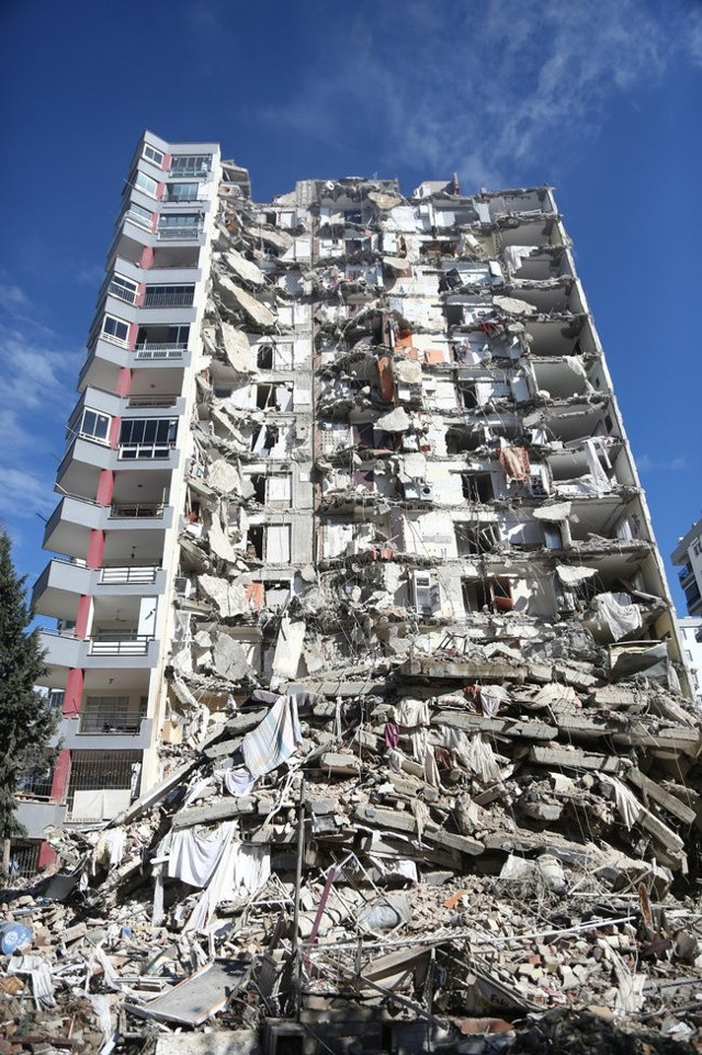12 kişiye mezar olmuştu! Önce kaçtı, sonra yakalanacağını anlayınca polise teslim oldu! Mühendisi... - Resim: 0