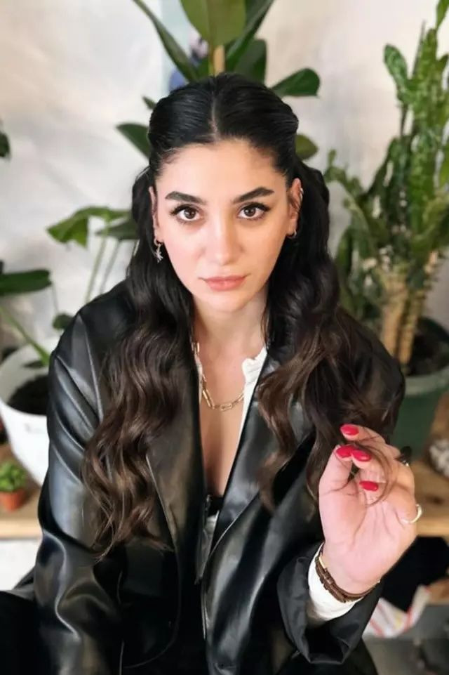 Sitare Akbaş'tan romantik mesaj! Aşk kokuyor... - Resim: 2