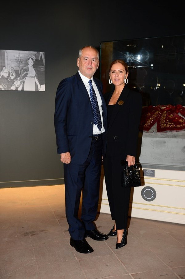 Ünlü giyim markası sahibine büyük şok! Sosyete böyle dolandırıcılık görmedi... - Resim: 0