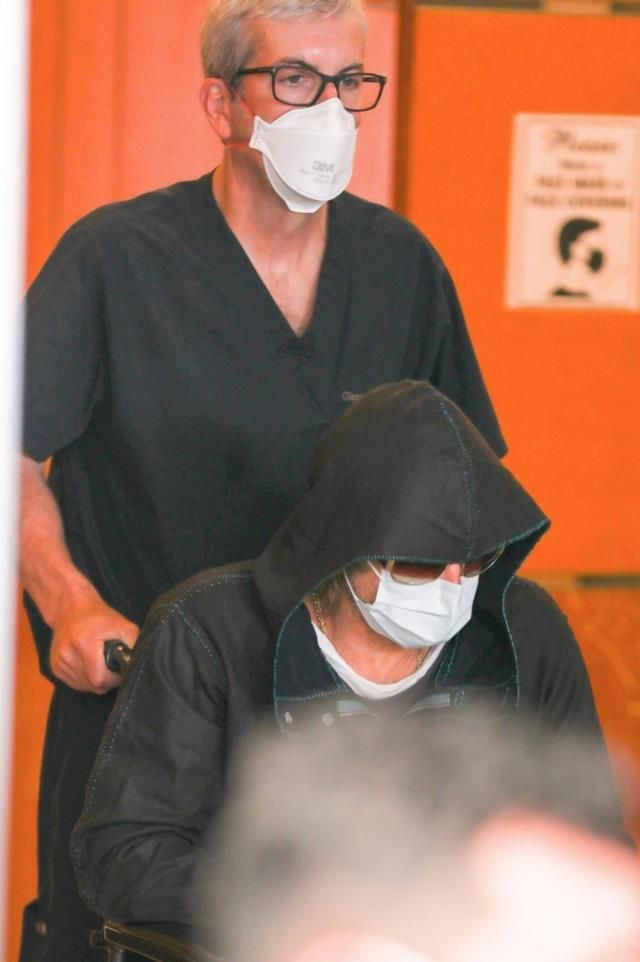 Tekerlekli sandalyedeki Brad Pitt sevenlerini korkuttu yorgun halsiz... - Resim: 2