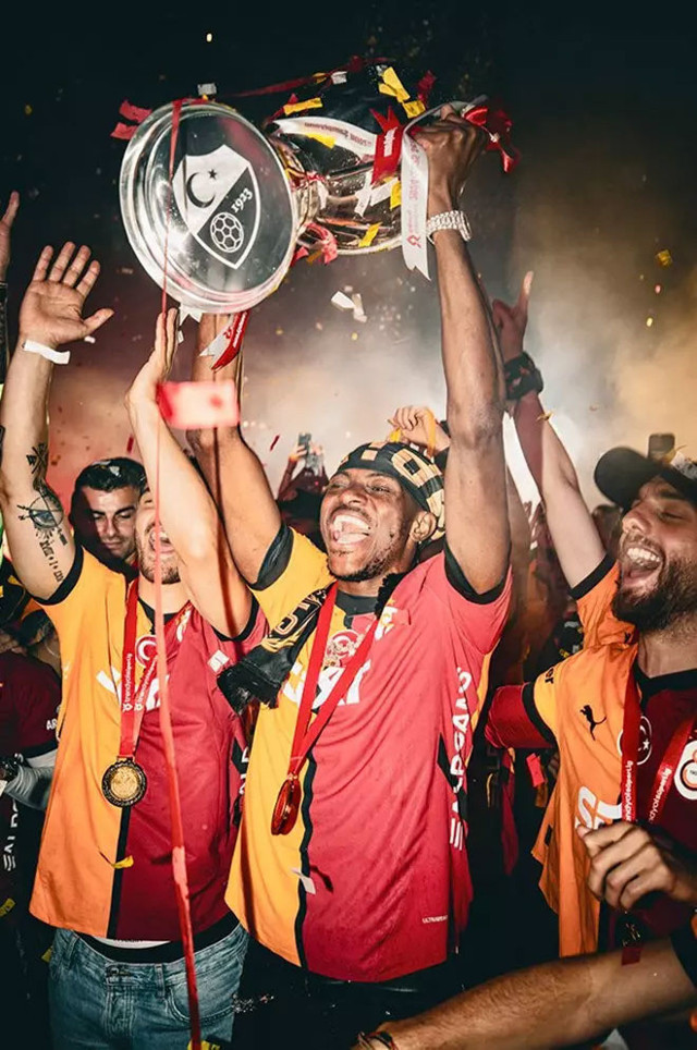 Osimhen'den veda sinyali! Paylaşımı gündem oldu - Resim: 0