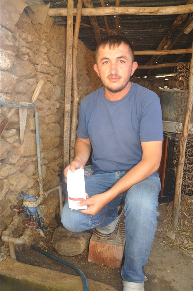 Mahalle yangında küle döndü! Ekipler sayaç okuyup fatura kesince vatandaş çıldırdı - Resim: 0