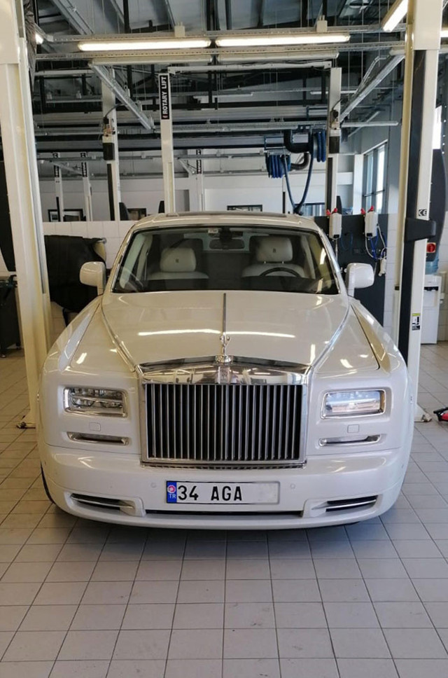 Ali Ağaoğlu'nun 6 milyon TL'lik lüks otomobilinin kablolarını fareler kemirdi - Resim: 0