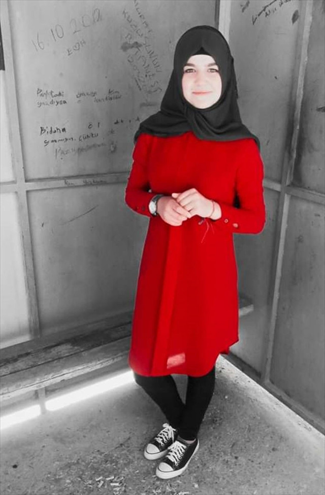 Manisa'da 'beni aldattı' deyip kız arkadaşını sokakta öldürdü - Resim: 2