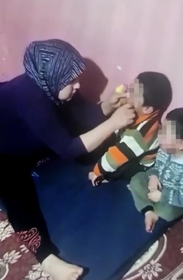 Ağızlarını bantlayıp, çakmakla yaktılar! 4 çocuğuna işkence eden anne baba tutuklandı: Savunması pes dedirtti! - Resim: 0