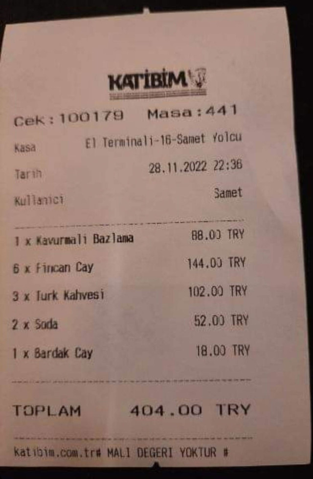 Bir kavurmalı bazlama, 6 fincan çay, 3 Türk kahvesi, 2 soda gelen hesaba bakın - Resim: 0