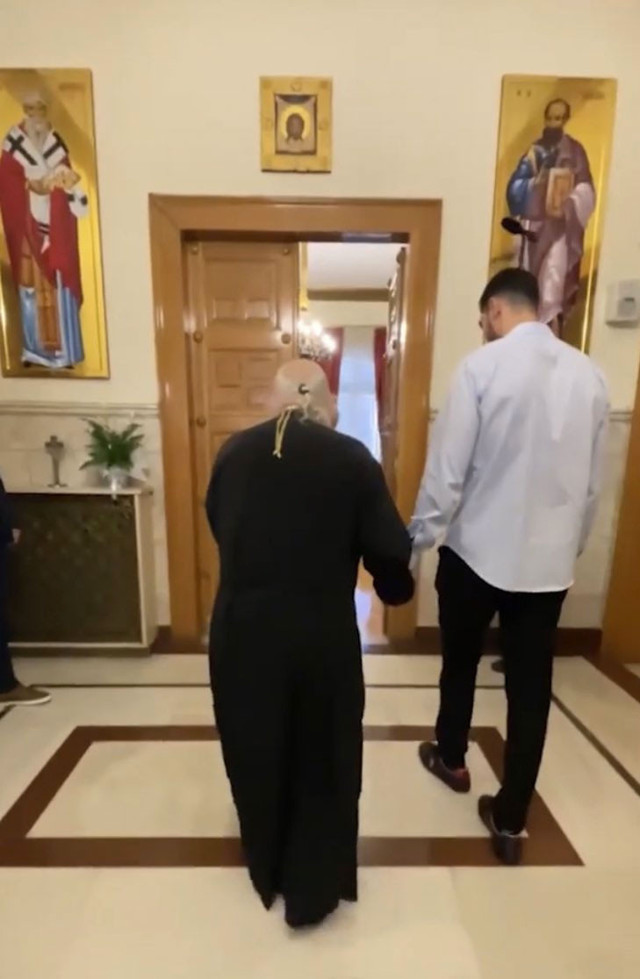 Yunan bayrak direğine sarılan FETÖ'cü Enes Kanter şimdi de bunu yaptı - Resim: 3