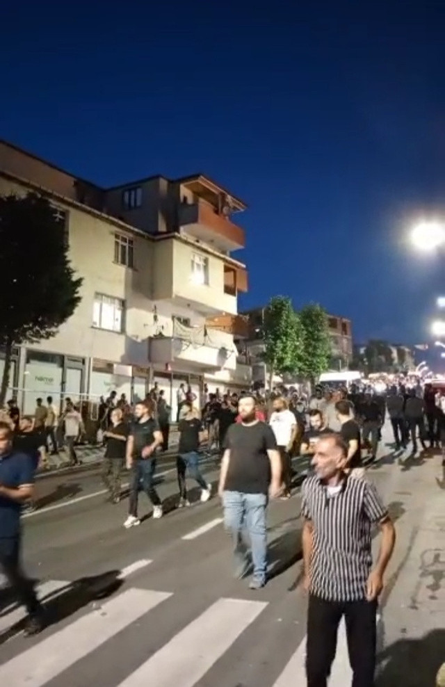 Kocaeli'de 'Suriyeli' gerginliği! Halk sokağa döküldü, ortalık karıştı! 'Fransa'dan beter olur' demişlerdi - Resim: 1