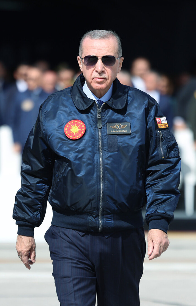 Cumhurbaşkanı Erdoğan: Karada, denizde, havada, uzayda, her alanda varız - Resim: 0