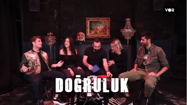 Zeynep Alkan canlı yayında yine olay oldu iç çamaşırını açıp gösterdi - Resim: 2