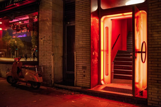 Hemşire olacakken zorla cinsel ilişki kölesi yapıldı! Günde 20 adamla... - Resim: 3