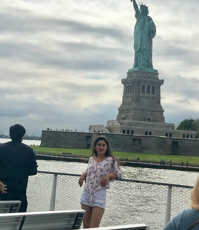 Meltem Miraloğlu ülkeyi terk etti son hali olay Hayat Devam Ediyor'da ünlenmişti - Resim: 2