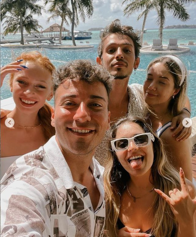 Enes Batur'dan Okan Bayülgen'e cevap: Onun yerinde olsam ayaklarımı uzatır... - Resim: 4