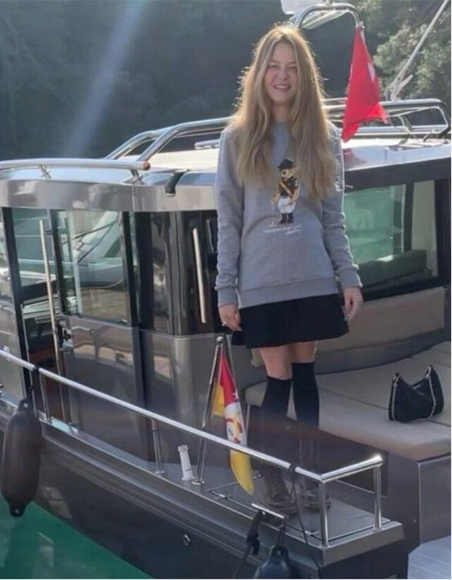 Herkesten saklamaya çalışıyordu ortaya çıktı Naz Elmas teknede çok fena yakalandı! - Resim: 3