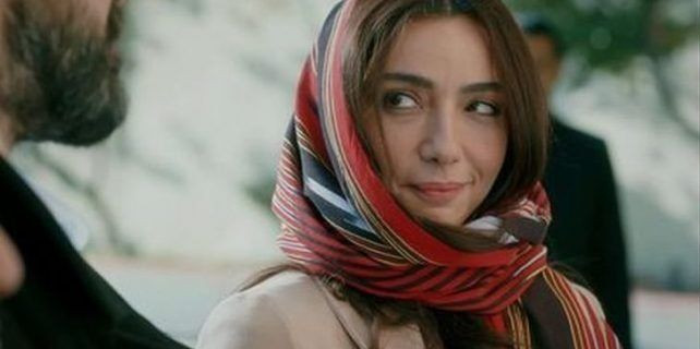 Sen Anlat Karadeniz'deki Asiye iç gösteren tulum giydi pozları yıktı! - Resim: 3