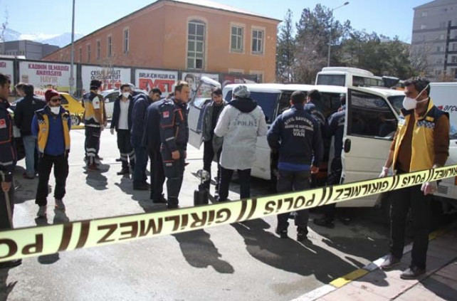 İçine bakan telefona sarıldı feci manzara! - Resim: 4