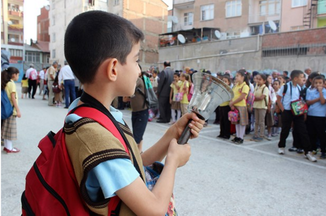 Yeni eğitim-öğretim yılı böyle başladı MOT'lar göz açtırmadı! - Resim: 1