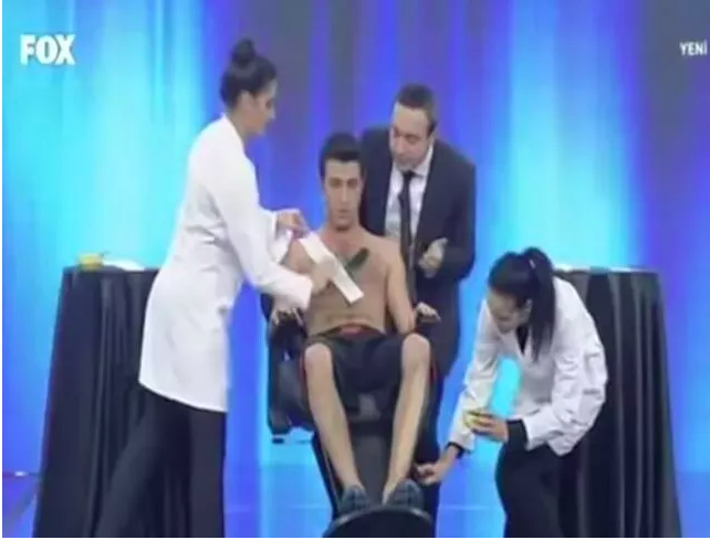 Yalı Çapkını'ndaki Abidin'e bak sen! RTÜK bile o haline ceza kesmiş ağda yaptırmış... - Resim: 4