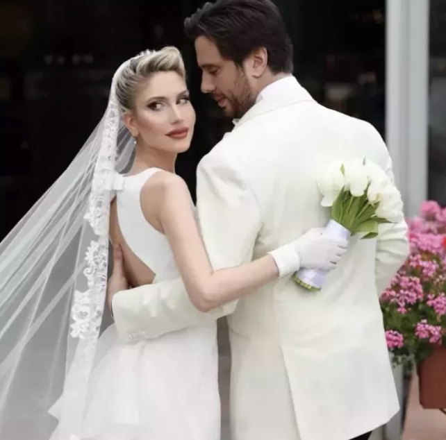 Leyla Mizrahi son yolculuğuna uğurlandı! Saba Tümer ve sevenleri gözyaşlarına boğuldu... - Resim: 3