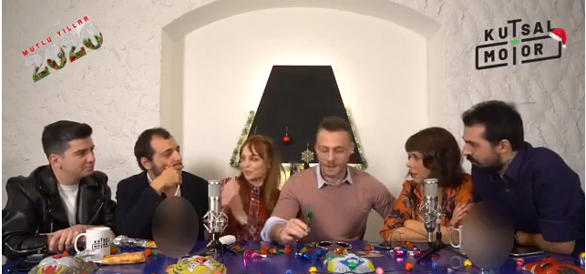 Kerem Bürsin'in yılbaşı ritüeli herkesi şaşırttı Serenay Sarıkaya ile barıştı denmişti - Resim: 4