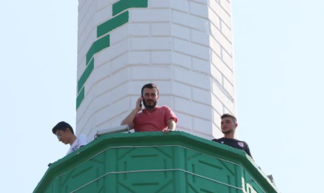 Görenler hayrete düştü! Burada herkes minareye çıkıyor - Resim: 2