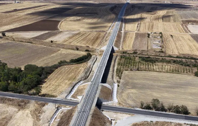 Abdulkadir Uraloğlu müjdeyi duyurdu: 4 saatlik yol 1,5 saate düşüyor