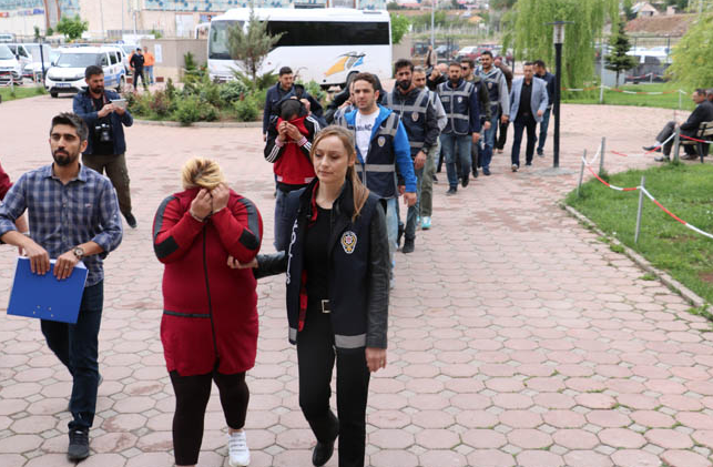 Fuhuş operasyonunda rezaletin şifresi şoke etti!  - Resim: 3