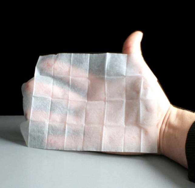 Islak mendille ağzını sildi bu hale geldi! Akılalmaz olay - Resim: 3