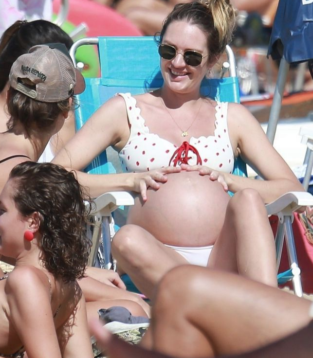 Candice Swanepoel ikinci kez anne oldu! - Resim: 3