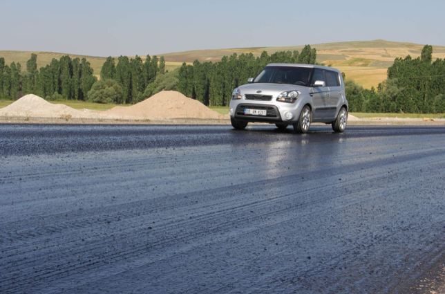 Ankara-Kayseri karayolunda asfalt eridi - Resim: 4