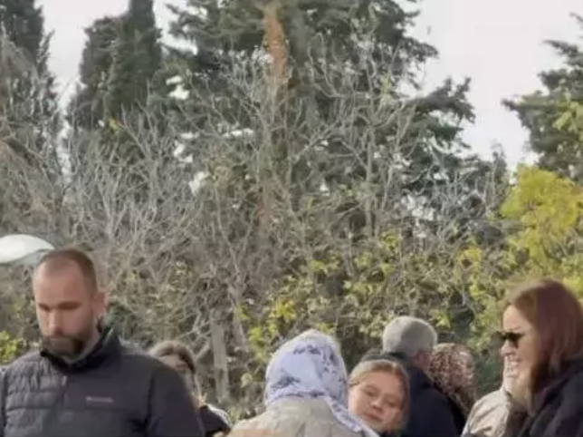 Pınar Altuğ'a tepki yağdı! Cenaze karelerine yorum yağdı... - Resim: 1