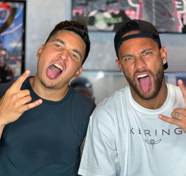 Brezilyalı yıldız Neymar'dan arkadaşlarına dudak uçuklatan maaş - Resim: 1