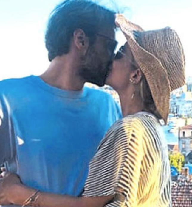 Eliz Sakuçoğlu kendisi paylaştı! Sevgilisiyle dudak dudağa - Resim: 2