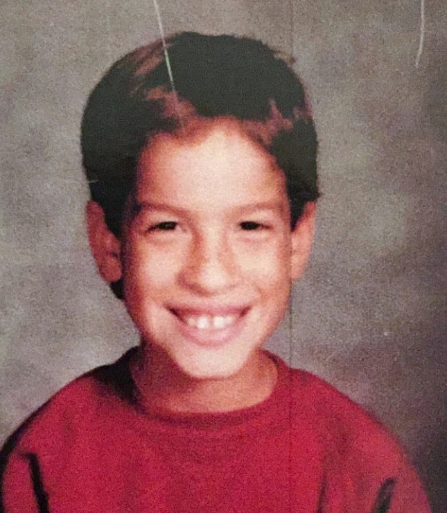 Bu fotoğraftaki genç adam aslında bir kadın dönüştüğü şey ise... - Resim: 1