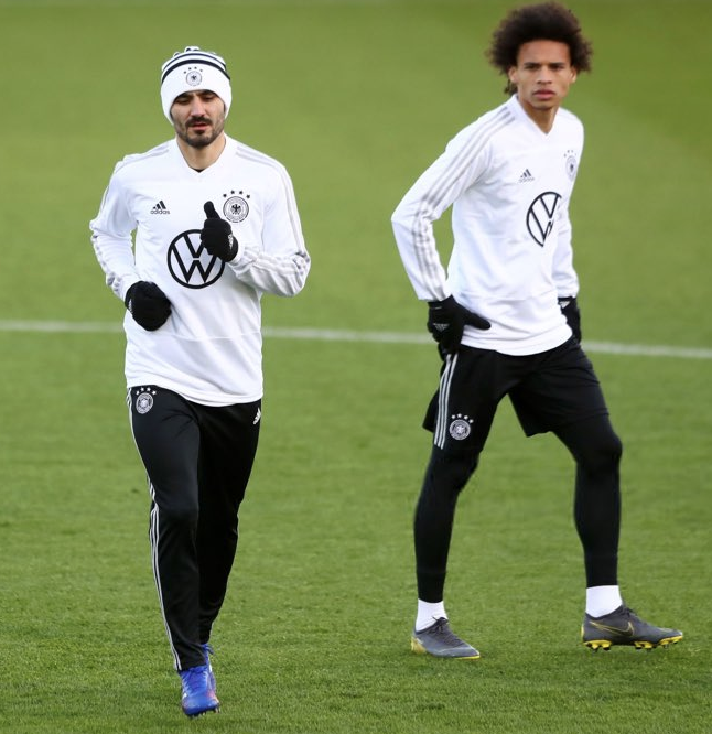 Mesut Özil'den sonra bir Türk'e daha saldırı - Resim: 1