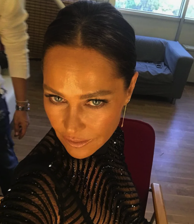 4 yıl aradan sonra setlere döndü! Hülya Avşar'ın tesettürlü hali sosyal medyayı ikiye böldü - Resim: 4