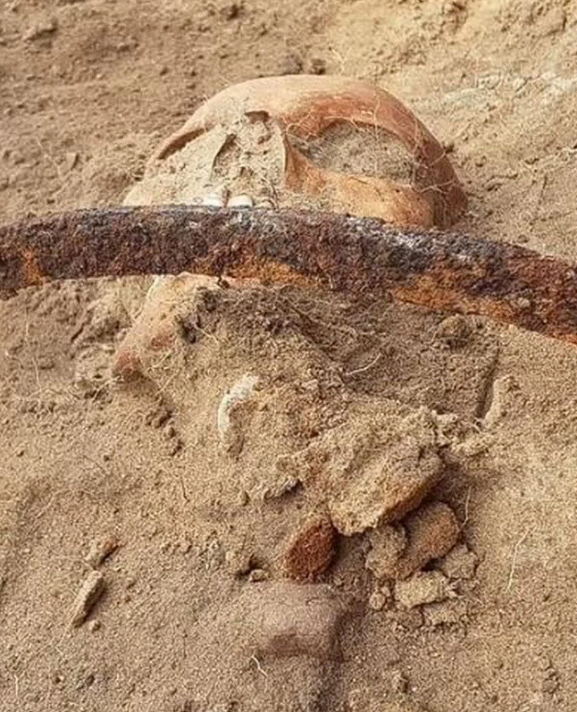 Canlanır korkusuyla sıra dışı önlem! Polonya'da 'vampir' mezarı bulundu - Resim: 3