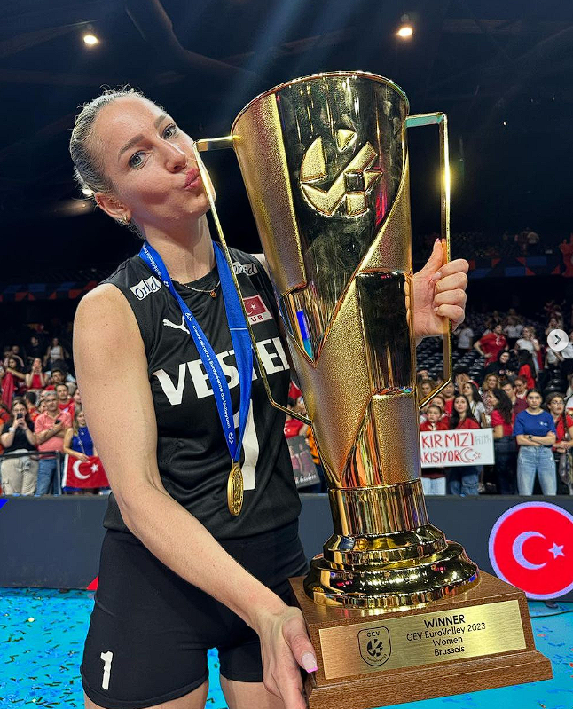 Milli voleybolcu Gizem Örge kaç yaşında, evli mi? Eski kocası çok ünlü bir isim çıktı - Resim: 4