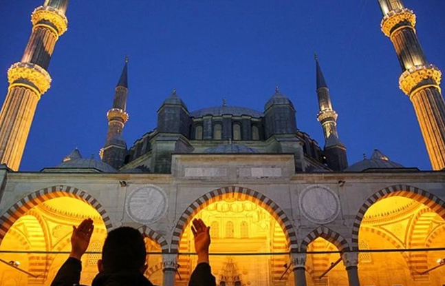 'Üç aylar' başladı! Regaip Kandili ibadetleri ve duaları neler? Bugün bunları yapın - Resim: 1