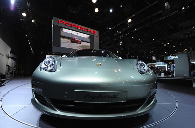 Lüks otomobillerin buluşma noktası! - Resim: 2