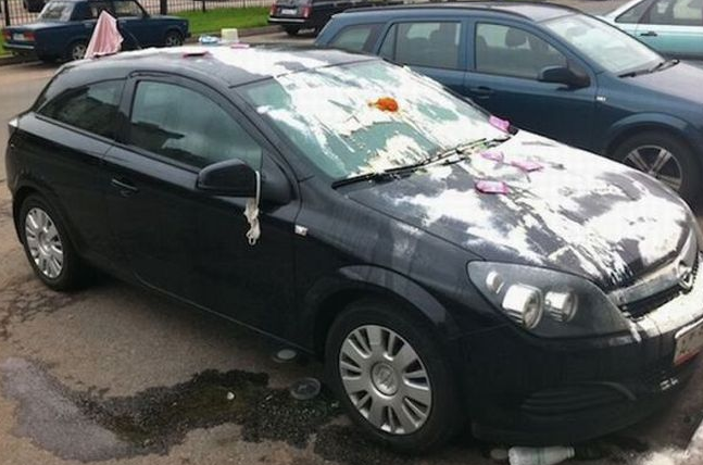 Hırslarını otomobillerden böyle çıkardılar - Resim: 3