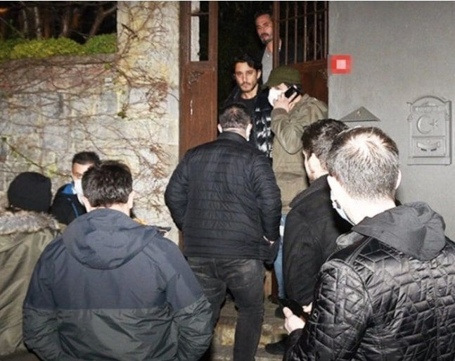 Özge Özpirinçci sinirden köpürdü 'polis baskını' haberlerine sert çıktı - Resim: 1