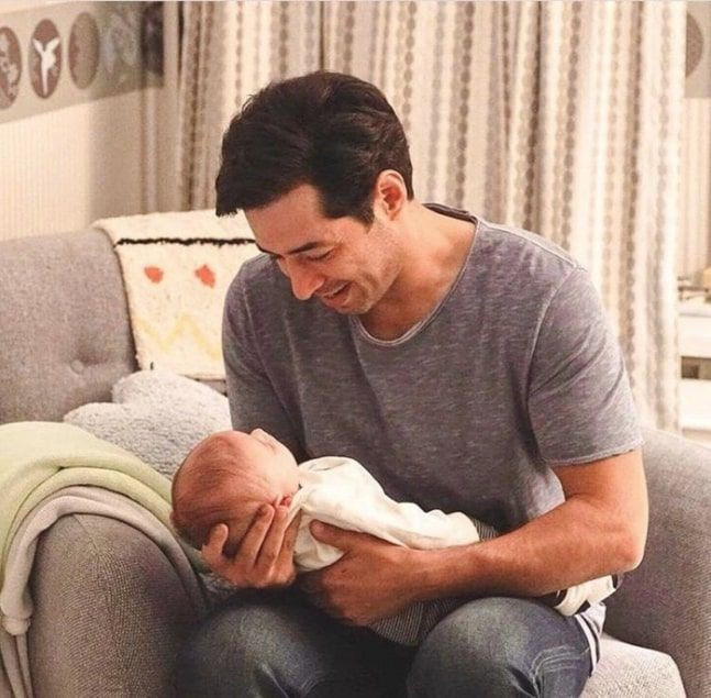 Mert Fırat ve İdil Fırat'ın bebekleri dünyaya geldi kızlarının ismini bakın ne koydular - Resim: 2