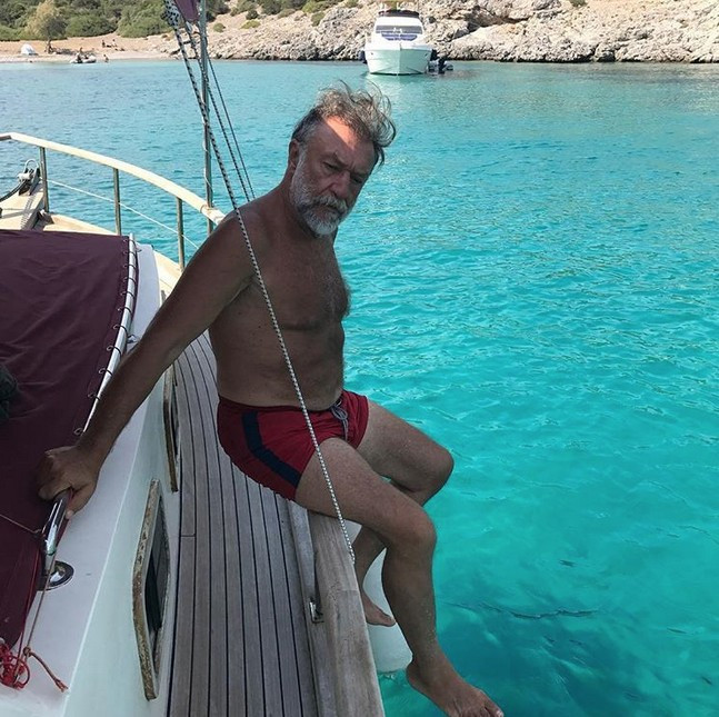 Evli Tamer Levent öpüşürken yakalandı eşi ise çok ünlü siyasetçinin kızı - Resim: 1