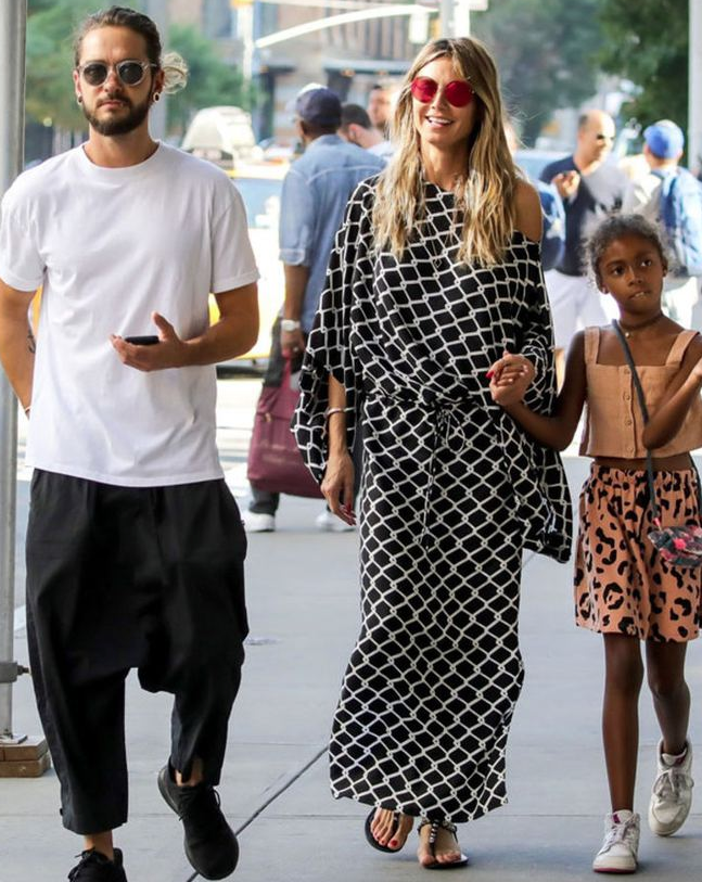 17 yaş küçük sevgilisiyle sokak ortasında öpüştü - Resim: 2