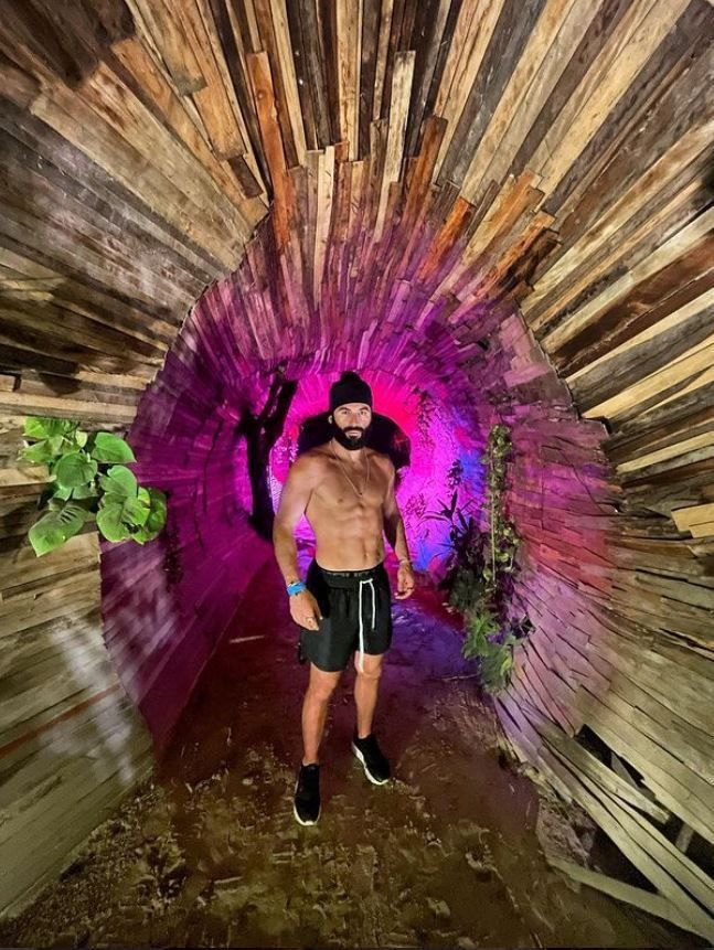 Survivor Turabi'nin adı artık 'Turabi Bilzerian' Üst üste olay paylaşımlar... - Resim: 10
