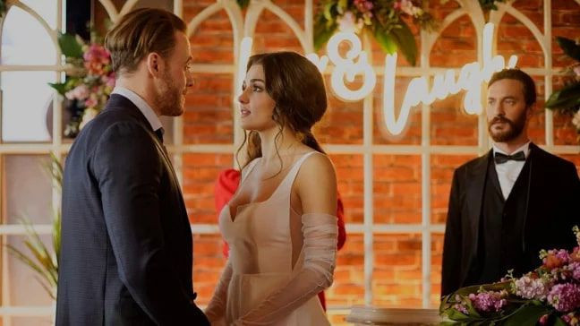 FOX TV Sen Çal Kapımı final mi yapıyor Kerem Bürsin'e Hande Erçel desteği gecikmedi - Resim: 1