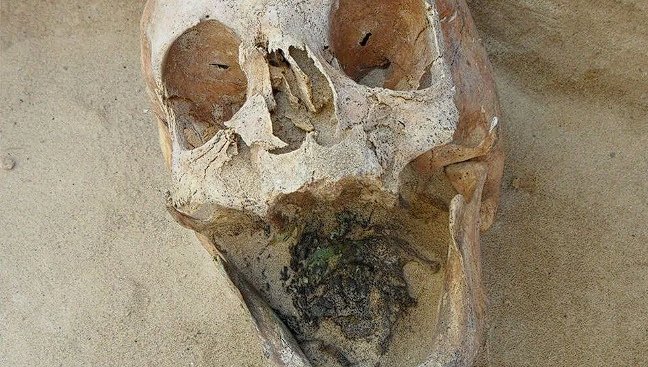 Canlanır korkusuyla sıra dışı önlem! Polonya'da 'vampir' mezarı bulundu - Resim: 1