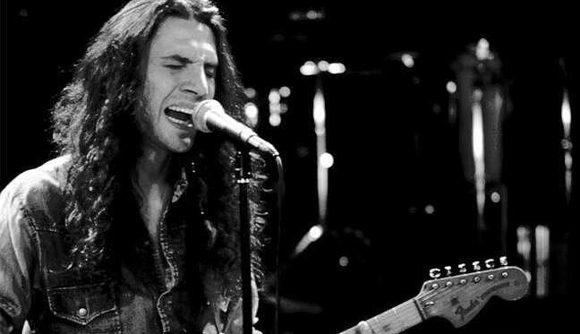 Kendi elleri ile ölümü seçen ünlüler - Resim: 2