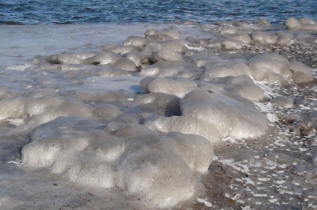Sodalı suyu olan Van Gölü bile dondu - Resim: 2